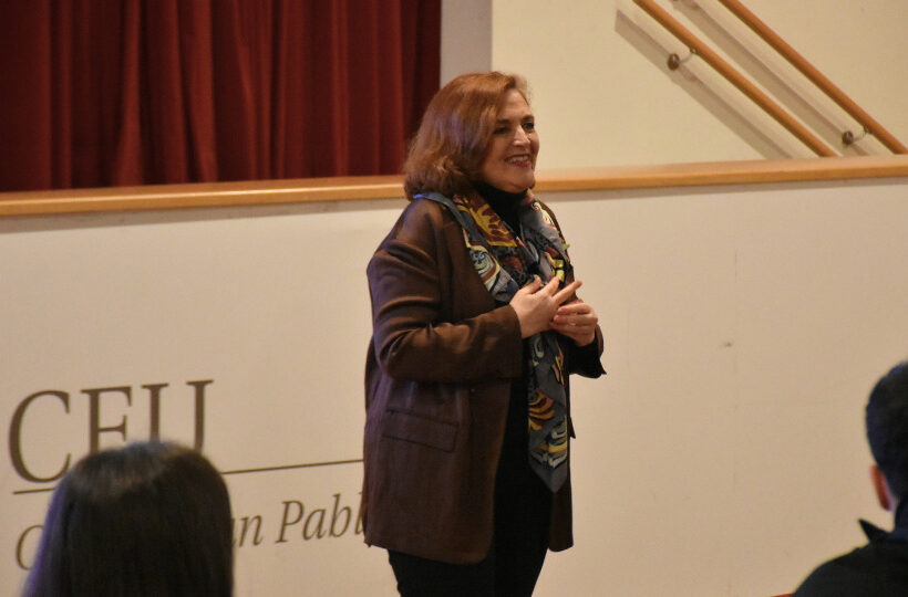 Cristina cuesta en ceu sanchinarro &bull; los colegios ceu acogen el tercer ciclo de conferencias sobre el terrorismo de eta