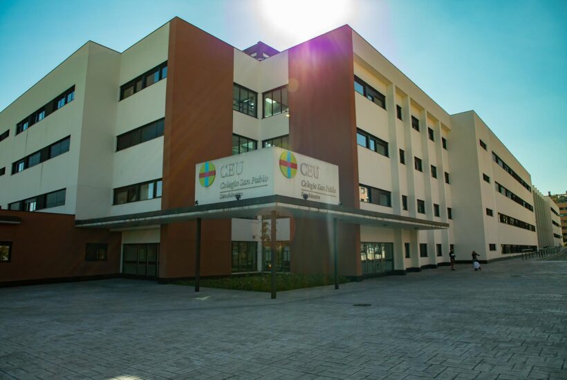 Fachada sanchinarro &bull; nuestro colegio, entre los mejores de españa