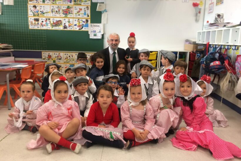 IMG 5148 scaled &bull; Las aulas de Infantil se llenan de chulapos y chulapas por San Isidro