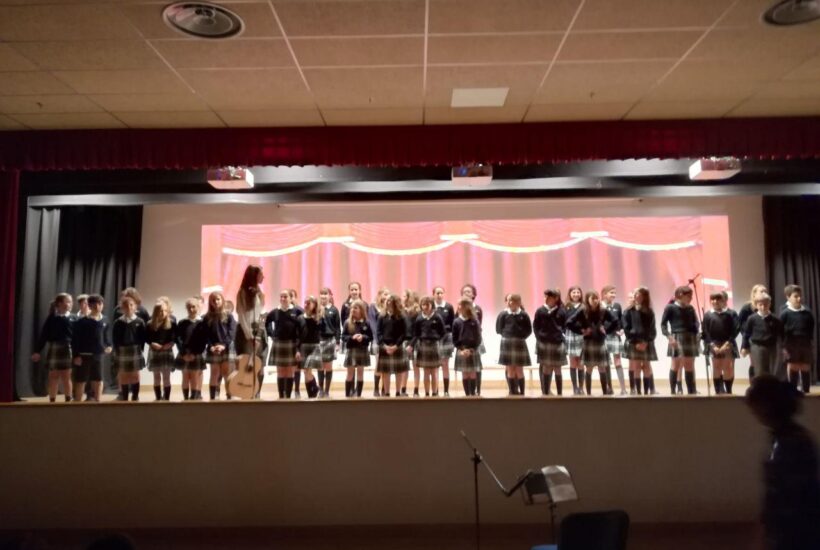 Photo 2018 06 14 13 48 38 &bull; el coro de primaria da un emocionante concierto